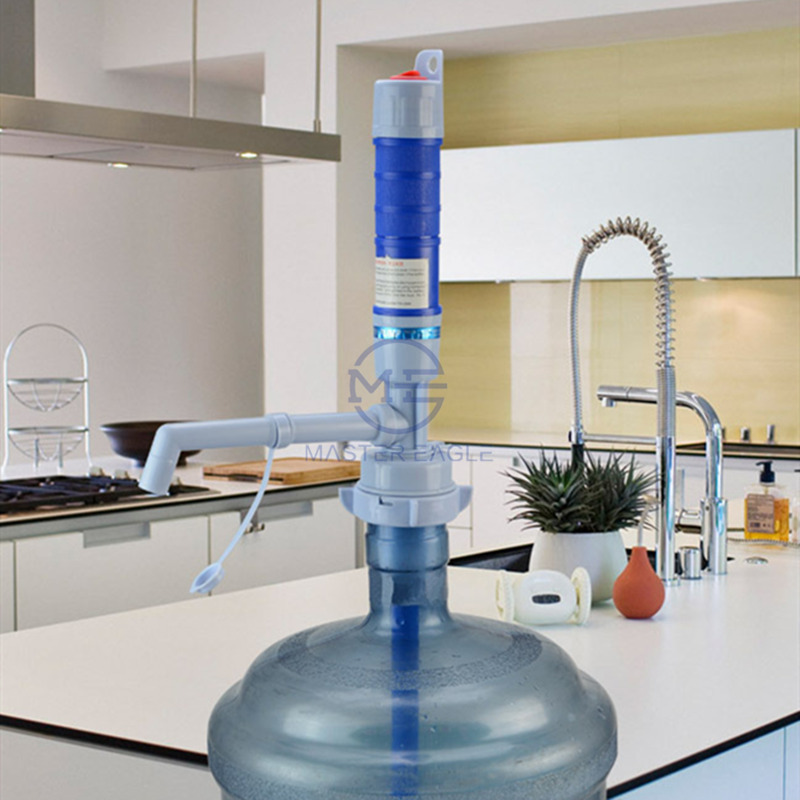 BPA-Free 5 Gallon Jug 2*D Dry Battery Powered Bottle Water Pump MST-09